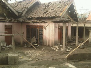 Rumah korban debu vulkanis letusan gunung Kelud