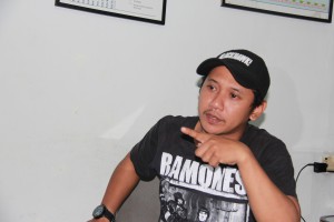 Mohammad Ibnu adalah salah seorang penjaga Pintu Air