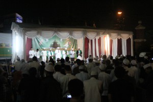 Maulid Nabi di masjid Al-Mahdi Bekasi bersama Haddad Alwi