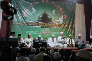 Maulid Nabi di masjid Al-Mahdi Bekasi