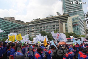 Unjuk Rasa Serikat Buruh