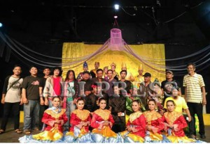 pementasan-teater-panglima-akbar-upaya-pelestarian-kesenian-mendu-dan-apresiasi-terhadap-seniman-melayu-2