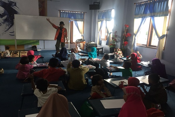 ea498e7f-8f76-4a69-b843-243ae3799ef9