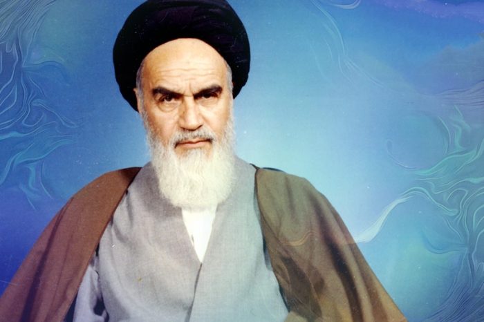 Mengenang Munajat dan Surat Wasiat Kepergian Imam Khomeini