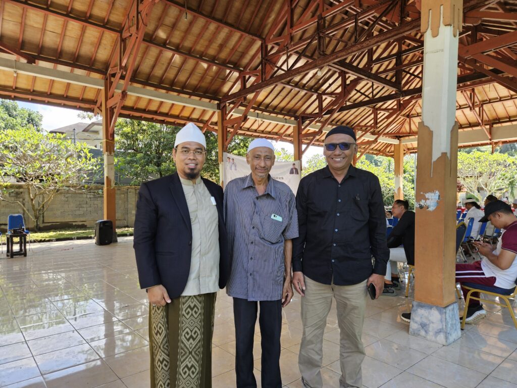 Ketua FKUB NTB, Dr. Buya Muhammad Subki Sasaki, MH bersama Ketua DPW ABI NTB Habib Alwi Sadiq dan Bendahara Ahmad Muhsen Bages