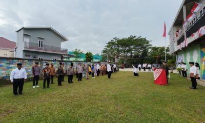 Upacara HUT ke-80 RI di Yayasan Az-Zahra Balikpapan Tetap Khidmat Meski Diguyur Hujan