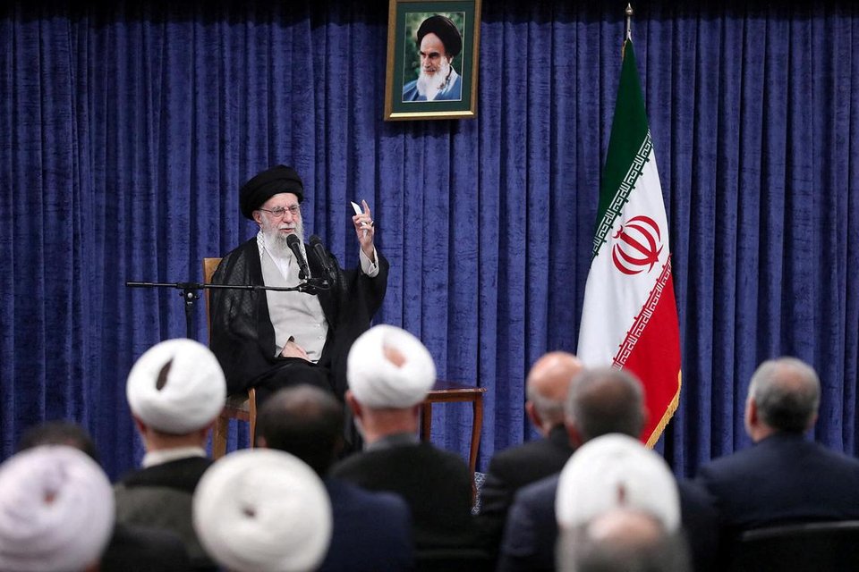 Dari Teheran ke Jakarta: Pesan Ayatullah Khamenei tentang Pasar, Kesejahteraan, dan Meja Makan Rakyat