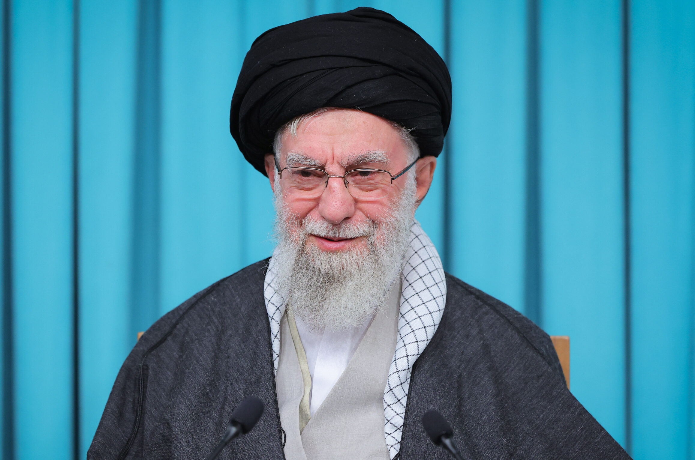 Analisis Pidato Imam Ali Khamenei: Persatuan, Ilmu Pengetahuan, Martabat, dan Cermin Bagi Indonesia