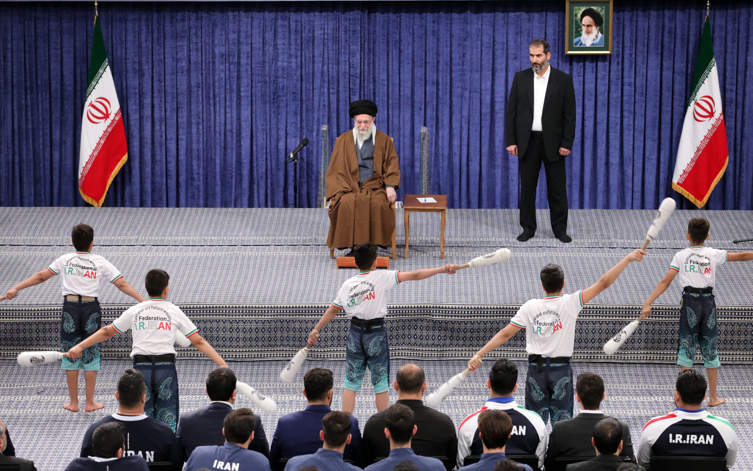 Ayatullah Ali Khamenei: Nuklir Iran Tak Terkait AS, Rudal akan Digunakan Bila Diperlukan