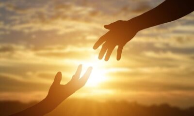 Membantu Orang Lain Terbukti Memperlambat Penurunan Kognitif